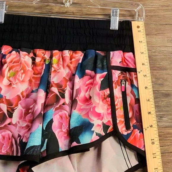 Lululemon Athletica Floral Women's Athletic Shorts - Pink and Blue - Picture 4 of 8